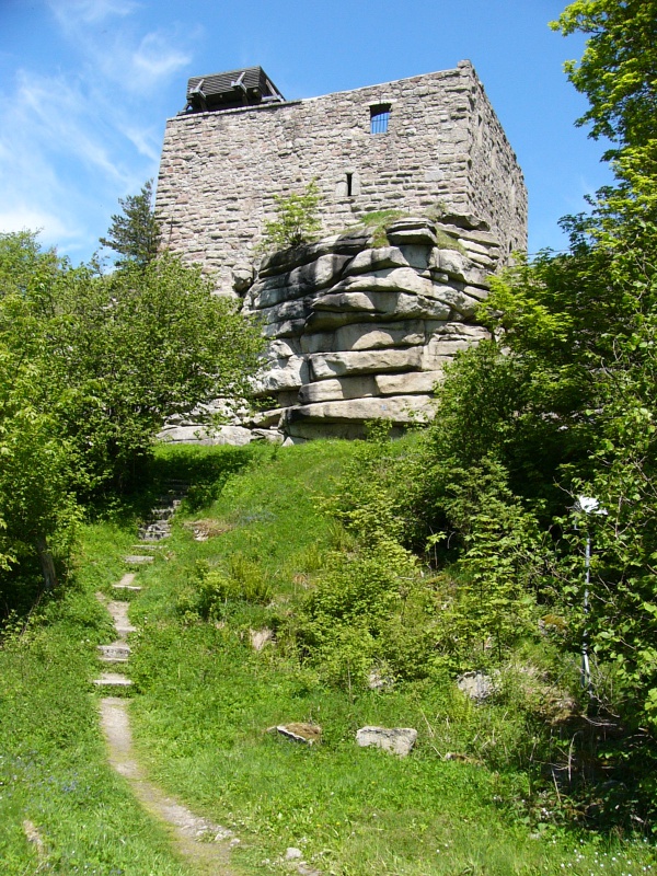 Burg Epprechtstein - Ruine des Wohnturmes mit aufgesetzter Aussichtsplattform - Burgruine Epprechtstein auf dem Epprechtstein in der ErlebnisRegion Fichtelgebirge